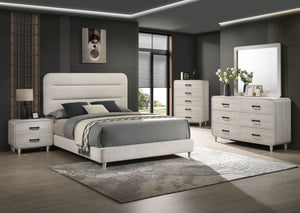 Nyomi - Chest - White