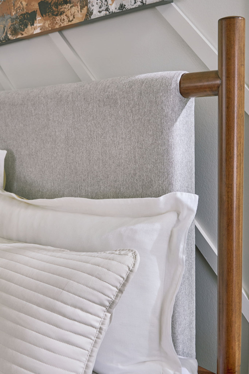 Lyncott - Upholstered Bed Dark Brown