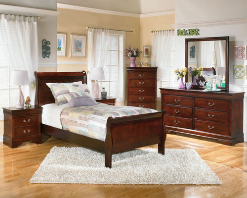 Alisdair - Sleigh Bed Set Dark Brown