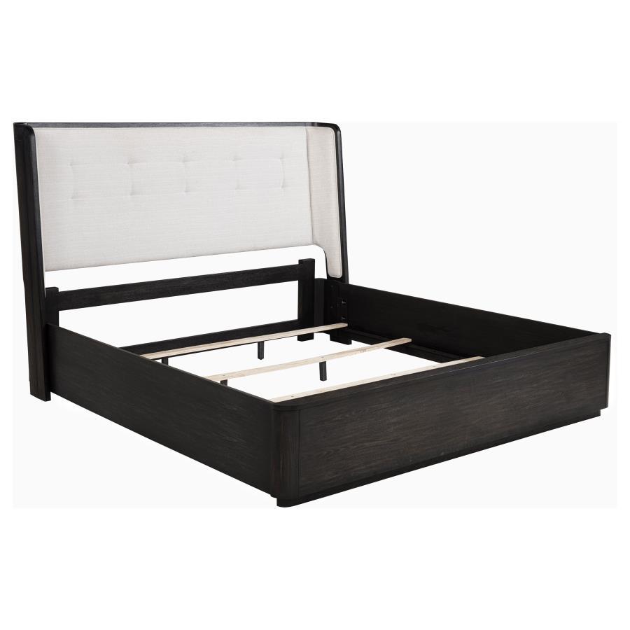 Leandro - Wingback Bed Black