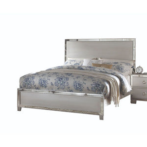 Voeville II - Bed (Wooden HB) Platinum