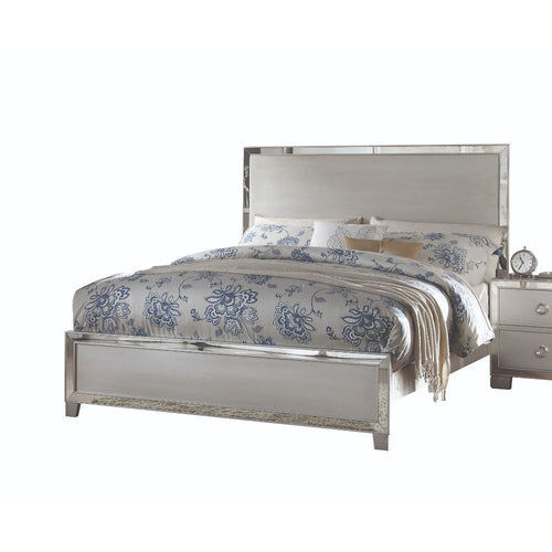 Voeville II - Bed (Wooden HB) Platinum