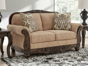 Chelsworth - Loveseat - Golden