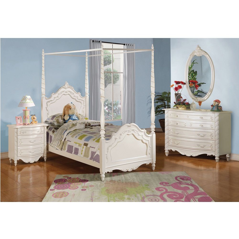 Pearl - Canopy Bed