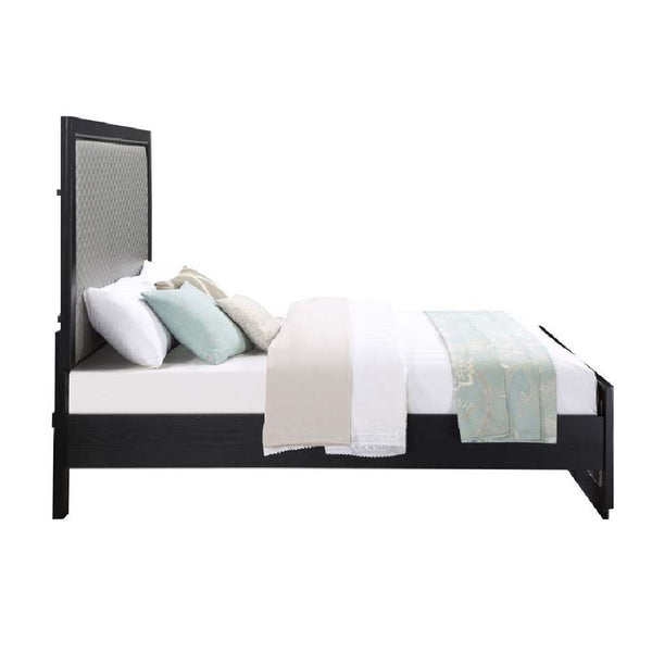 Nicola - Ek Bed - Silver PU & Black Finish