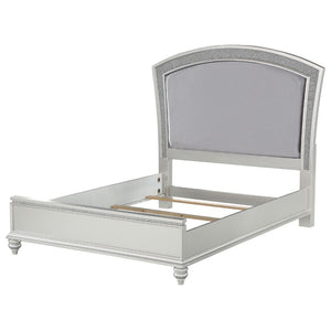 Maverick - Panel Bed Platinum